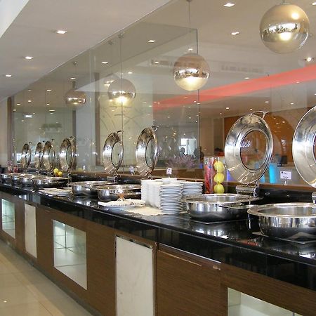 Iyarin @ Tuk Chang Hotel Bangkok Luaran gambar
