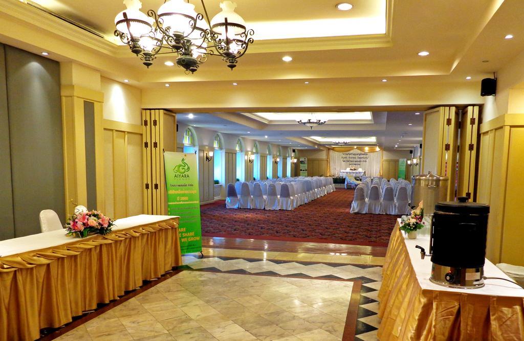 Iyarin @ Tuk Chang Hotel Bangkok Luaran gambar